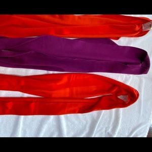 Bundle of 3 Old Navy Fleece Infinity Scarfs.3’ x 9”.Never worn. 2 red,1 purple.